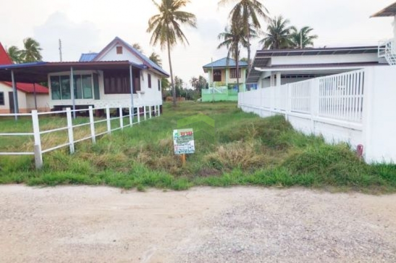 ขายที่ดินติดทะเลกุยบุรี สวนวสันต์ซีวิวล์ ประจวบคีรีขันธ์ เนื้อที่ 19.50 ตารางวา ราคาถูก