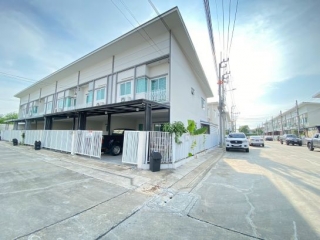 หมู่บ้านเดอะ มิราเคิล เทพารักษ์ The Miracle Thepharak 