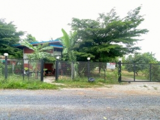 N0602901, ขายที่ดิน 2 ไร่ พร้อมบ้าน 3 หลัง ใกล้เมืองอู่ทอง สุพรรณบุรี ทำเลดี เหมาะลงทุนหรือพักอาศัย