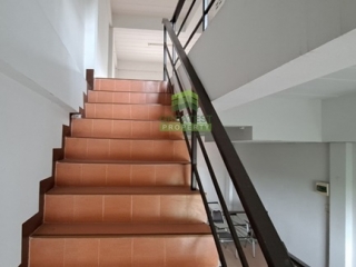 อาคารพาณิชย์ช้อยเพ็ง ประชาอุทิศ 