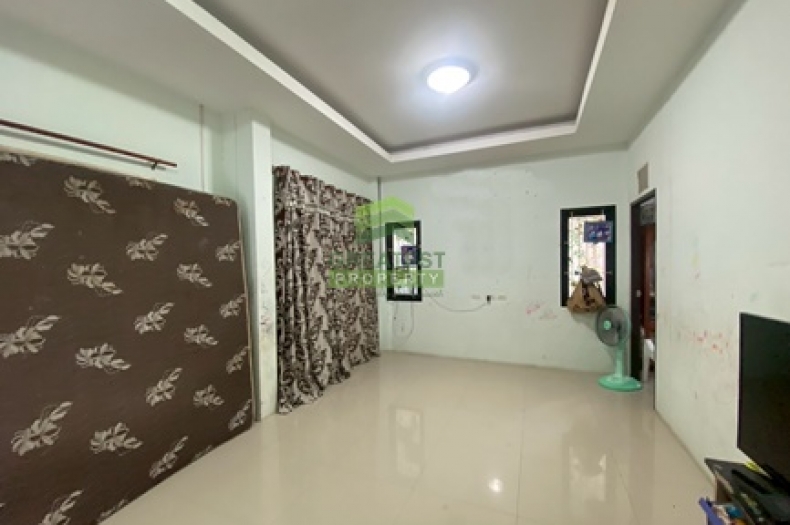 หมู่บ้านแสนมณี689 บ้านเก่า-พานทอง