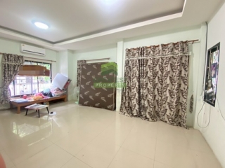 หมู่บ้านแสนมณี689 บ้านเก่า-พานทอง