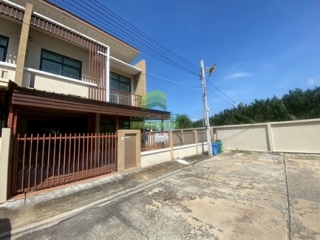 หมู่บ้านธนารินทร์ ทาวน์โฮม3 ประชาอุทิศ