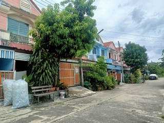 หมู่บ้านนพวงศ์ ลาดหลุมแก้ว