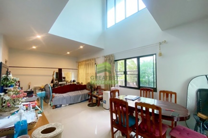 หมู่บ้านสราญสิริ ศรีวารี