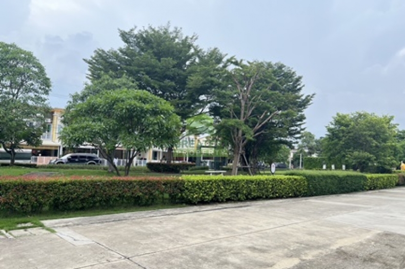 หมู่บ้านโกลเด้นทาวน์2 พระราม2