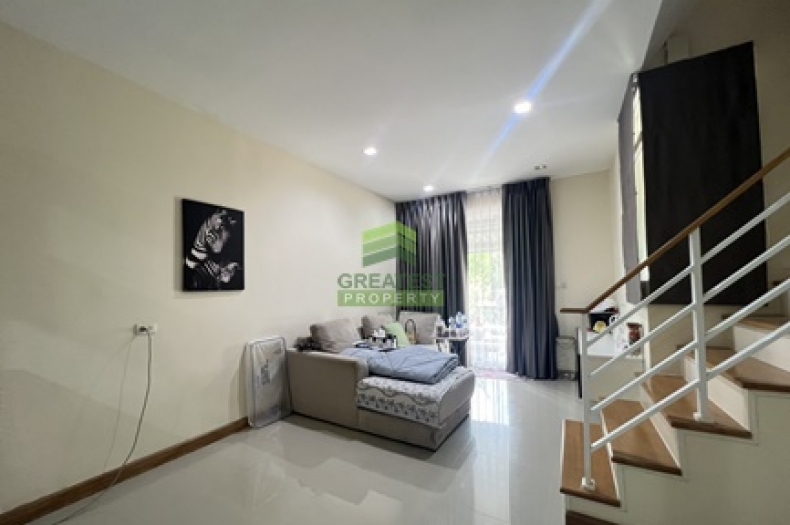 หมู่บ้านโกลเด้นทาวน์2 พระราม2