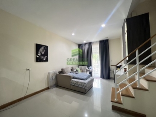 หมู่บ้านโกลเด้นทาวน์2 พระราม2