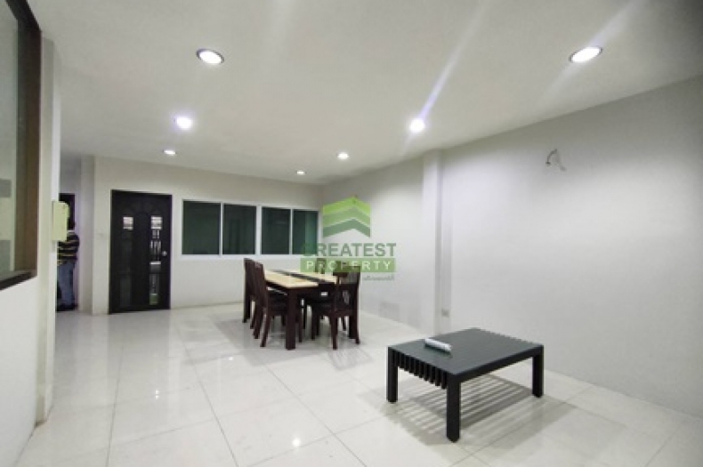 ทาวน์เฮ้าส์ ซอยจรัญสนิทวงศ์95/1