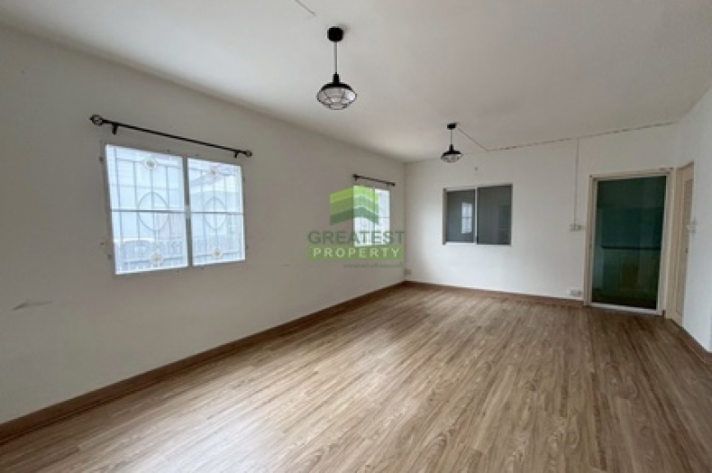 หมู่บ้านพฤกษา 33