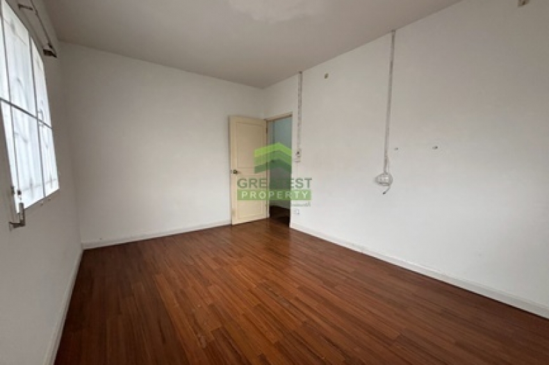 หมู่บ้านพฤกษา 33