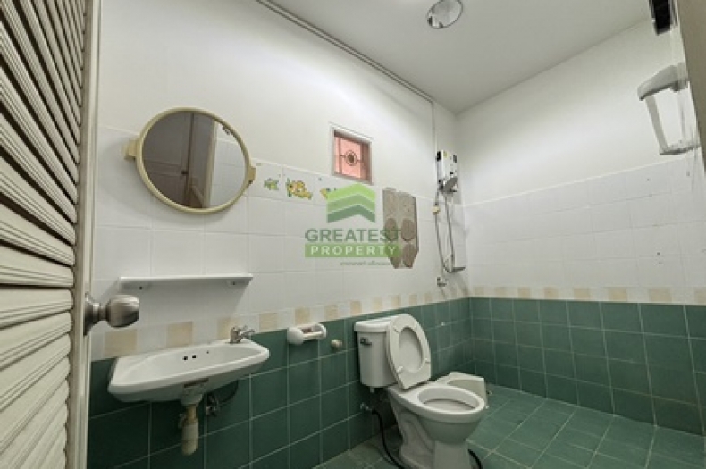 หมู่บ้านพฤกษา 33