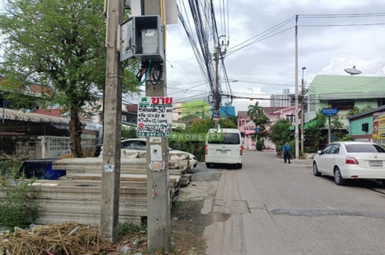 ที่ดินซอยนนทบุรี12แยก 8