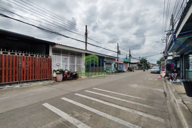 หมู่บ้านบูรพาวิลล่า 16