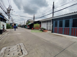 หมู่บ้านบูรพาวิลล่า 16