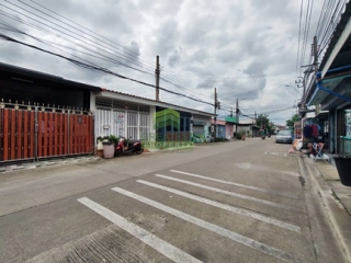 หมู่บ้านบูรพาวิลล่า 16