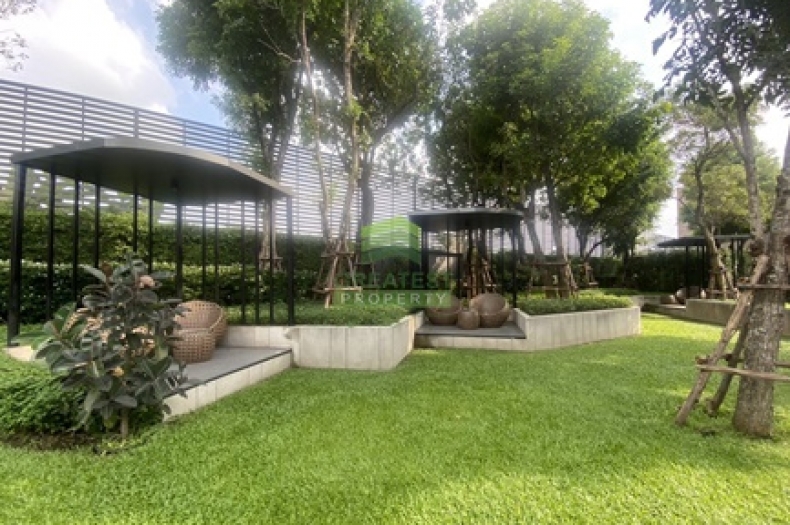 หมู่บ้านวนา เรสซิเดนซ์ พระราม 9 ศรีนครินทร์