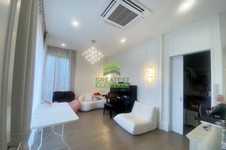 หมู่บ้านวนา เรสซิเดนซ์ พระราม 9 ศรีนครินทร์