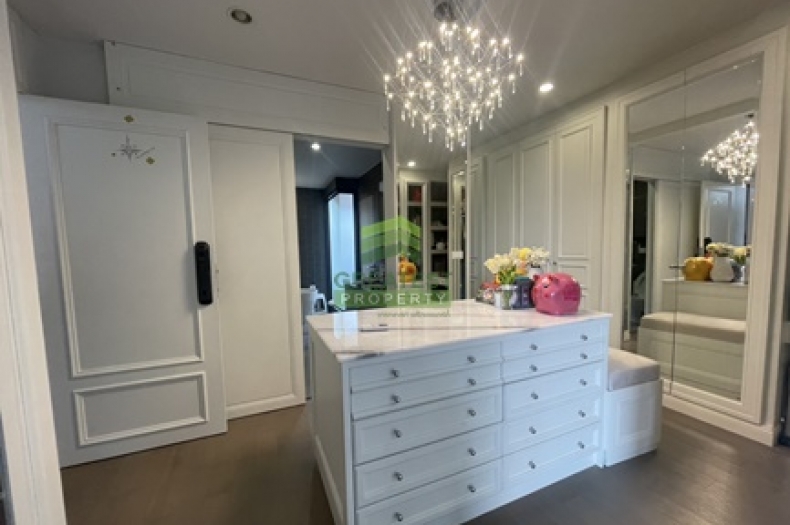 หมู่บ้านวนา เรสซิเดนซ์ พระราม 9 ศรีนครินทร์