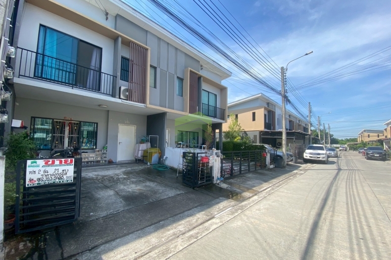 หมู่บ้านเดอะคอนเนค สวนหลวง อ่อนนุช ขายด่วน ทาวน์โฮมสไตล์โมเดิร์น 2 ชั้น เนื้อที่ 21 ตร.ว ทำเลดี ใกล้ BTS อุดมสุข