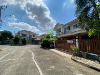 หมู่บ้านแลนซีโอ เพชรเกษม 77