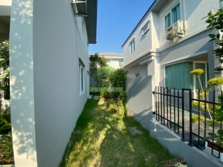 หมู่บ้าน อินนิซิโอ ศรีนครินทร์ Inizio Srinakarin