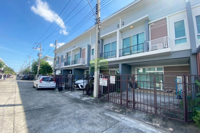 หมู่บ้านศุภาลัย เบลล่า วงแหวน ลำลูกกา คลอง 4 ขายด่วน ทาวน์เฮ้าส์ 2 ชั้น เนื้อที่ 17.90 ตร.ว ทำเลดี ราคาไม่แพง