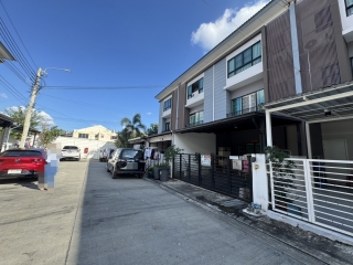 ทาวน์โฮม เดอะ คอนเนค อัพ 3 ลาดพร้าว126 