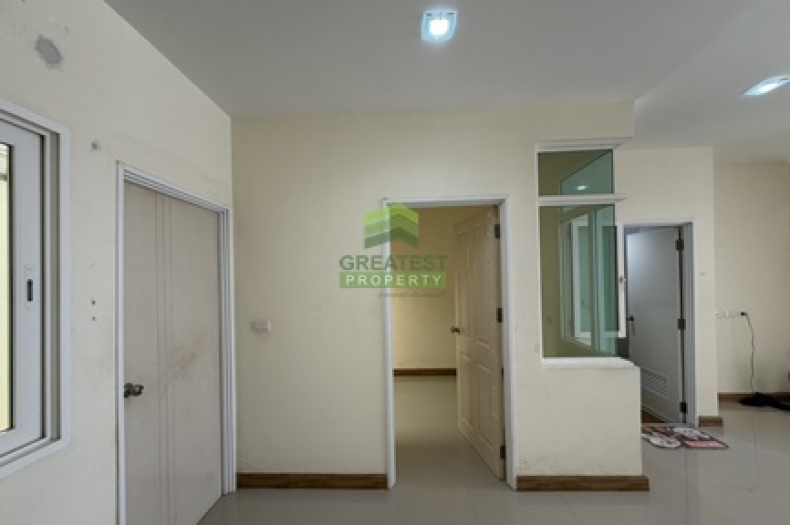 หมู่บ้าน โกลเด้นทาวน์ พระราม 2 