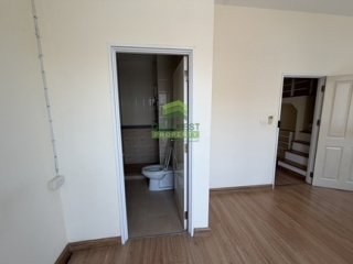 หมู่บ้าน โกลเด้นทาวน์ พระราม 2 