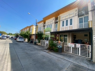 หมู่บ้าน โกลเด้นทาวน์ 2 อ่อนนุช ลาดกระบัง