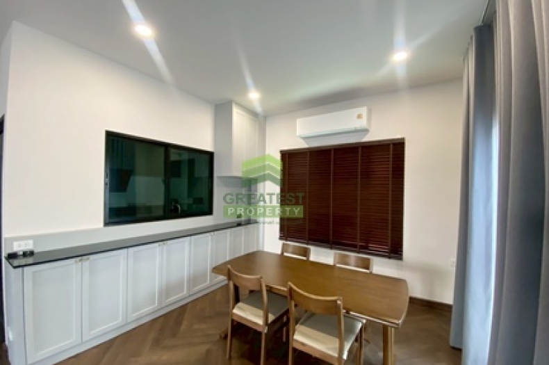 หมู่บ้าน บริทาเนีย BRITANIA บางนา-ศรีวารี