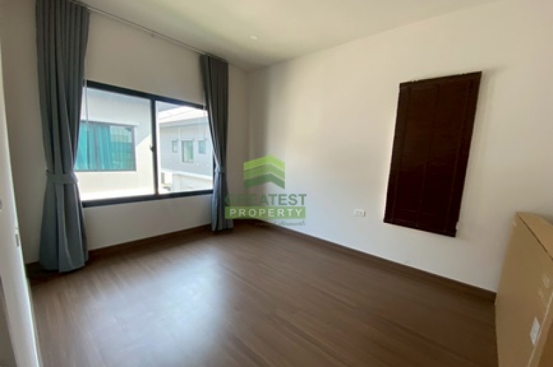 หมู่บ้าน บริทาเนีย BRITANIA บางนา-ศรีวารี