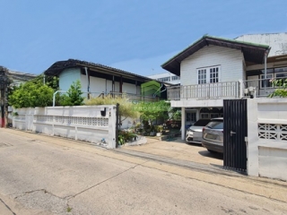 ขายบ้านเดี่ยว พร้อมห้องเช่า ซอยสุขุมวิท3 