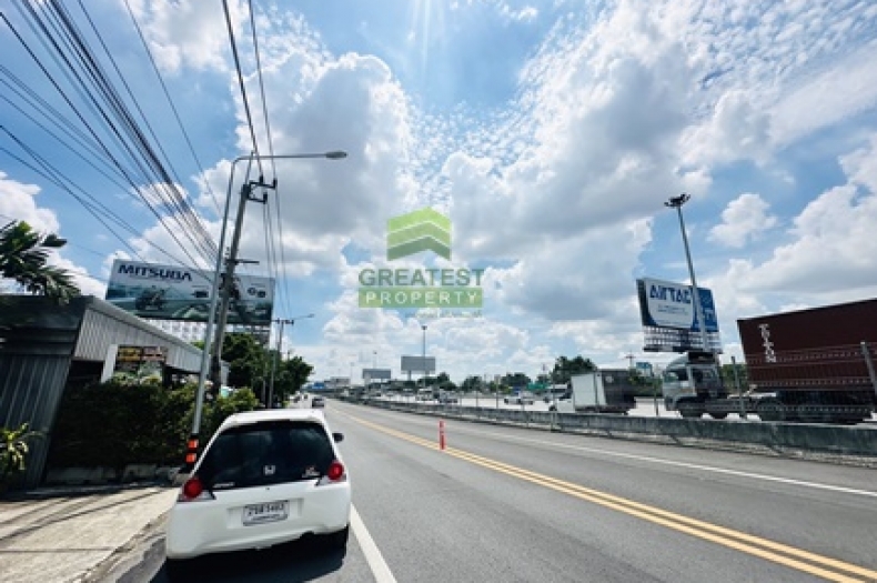 โกดังเลียบมอเตอร์เวย์ ลาดกระบัง 