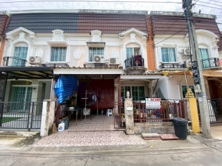 เดอะวิลล่า ท่าอิฐ