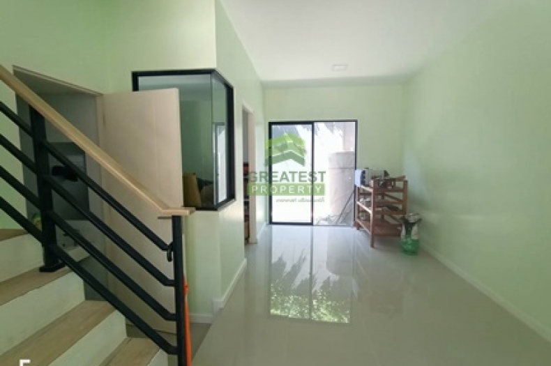 siriplace-navanakorn-living-room.jpg