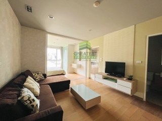 ห้องนั่งเล่น HIVE Sukhumvit 65 พร้อมเฟอร์นิเจอร์ 