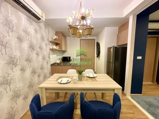ห้องนั่งเล่นคอนโดบ้านแสนงาม ชะอำ ตกแต่งพร้อมเฟอร์นิเจอร์
