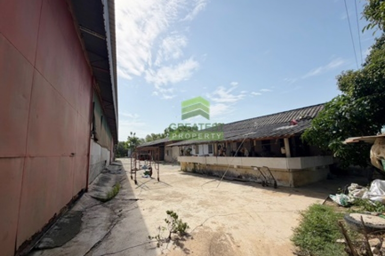 บ้านพักคนงานภายในพื้นที่โรงงานปุ๋ย ไทรน้อย