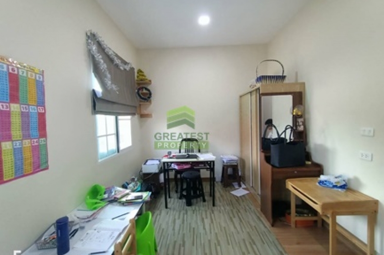 ห้องนอนภายในบ้าน บรรยากาศโปร่งสบาย 