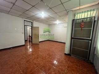 ห้องนอนภายในทาวน์เฮ้าส์ หมู่บ้านอยู่เจริญ คลอง 2