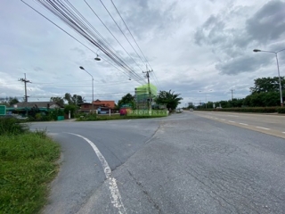 ถนนคอนกรีตทางเข้าที่ดิน บ้านดอนระกำ สวนแตง