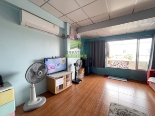 ห้องนั่งเล่น ทีพีคอนโดทาวน์