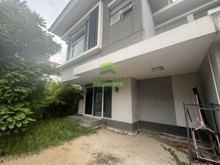 หน้าบ้าน บ้านแฝด คาซ่า เพรสโต้ ปิ่นเกล้า วงแหวน บ้านหลังมุม