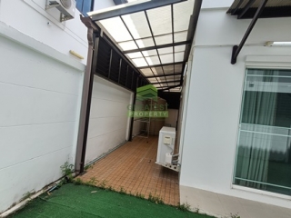 หลังบ้านต่อเติมหลังคา บ้านฟ้าปิยรมณ์ 