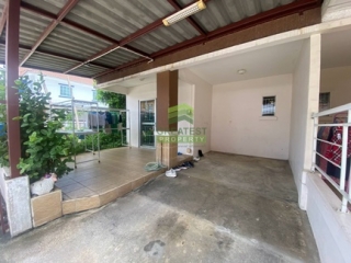 ที่จอดรถหน้าบ้าน ทาวน์เฮ้าส์แปลงมุม พฤกษา 20