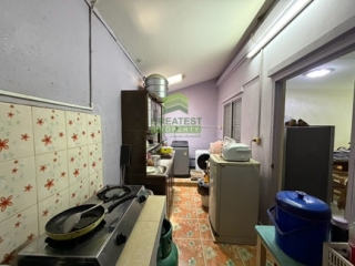 ห้องครัวต่อเติมพร้อมเคาน์เตอร์และซิงค์ หมู่บ้านพฤกษา 33