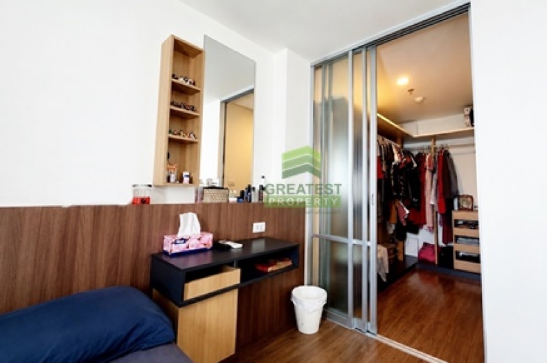 ห้องนั่งเล่นคอนโดยูดีไลท์ รัตนาธิเบศร์
