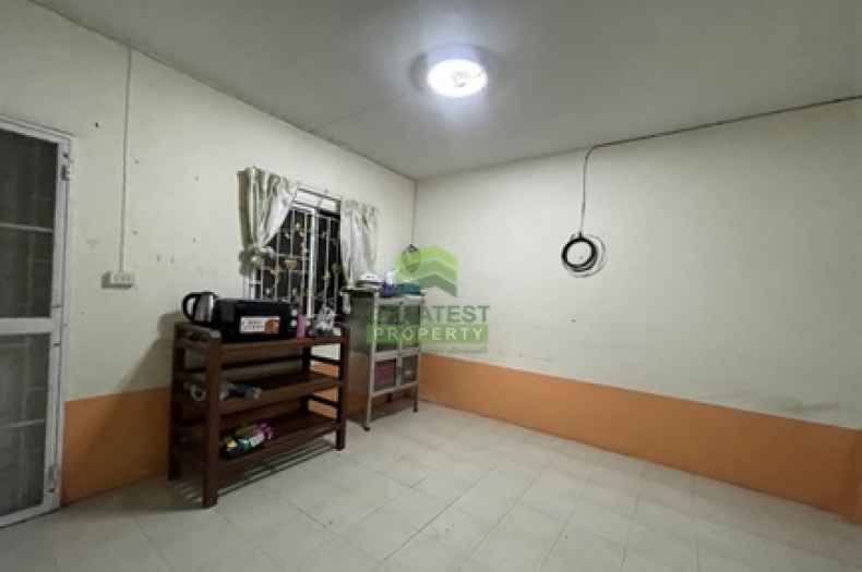 ทาวน์เฮ้าส์ หมู่บ้านพฤกษา 38/1 ไทรน้อย ใกล้ถนนบางกรวย–ไทรน้อย